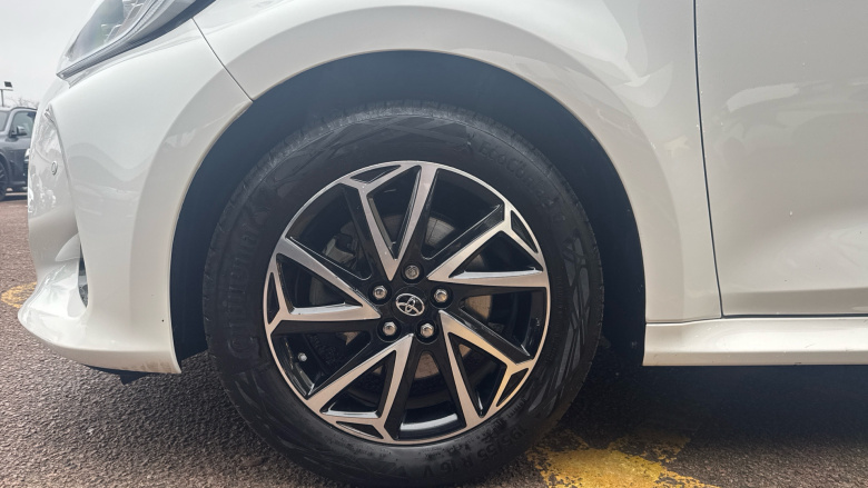 Toyota Yaris 1.5 Hybrid Design 5dr CVT Hybrid Hatchback